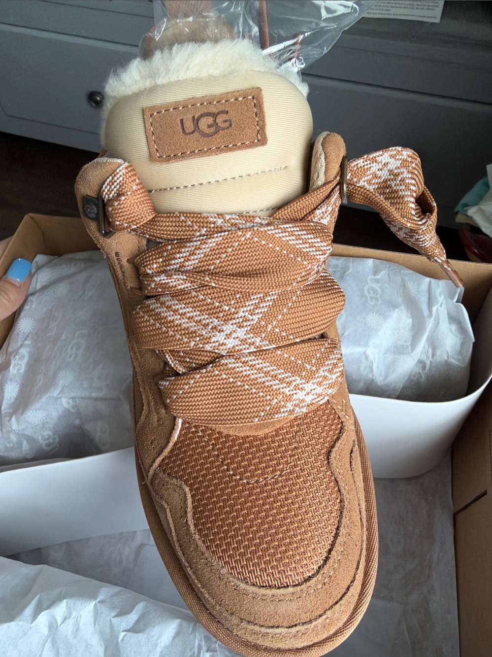 Women’s UGG Lowmel sneaker Size 9